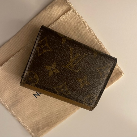Authentic Louis Vuitton Reverse Giant Monogram Zoe Wallet - Picture 3 of 10